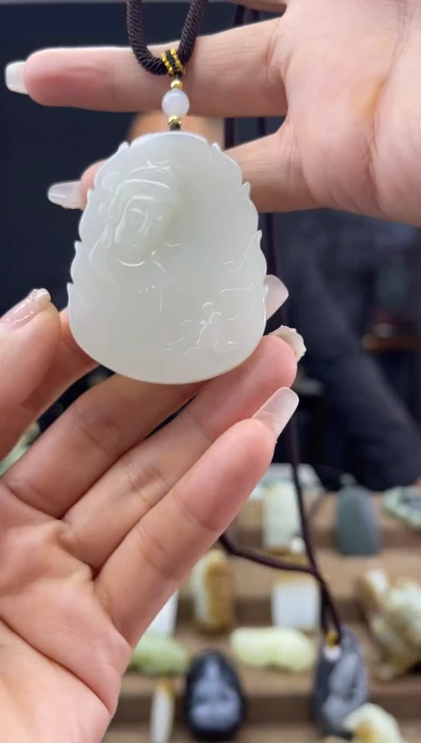 颈饰未镶嵌和田玉1