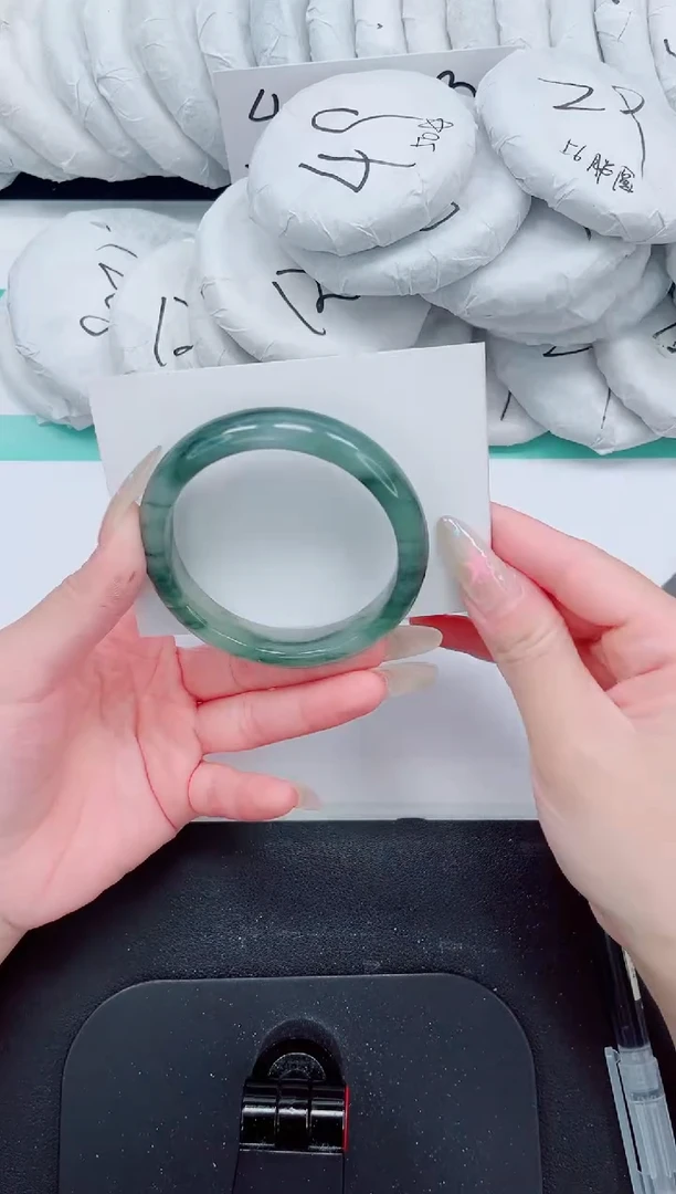 石英质玉手镯未镶嵌197-56