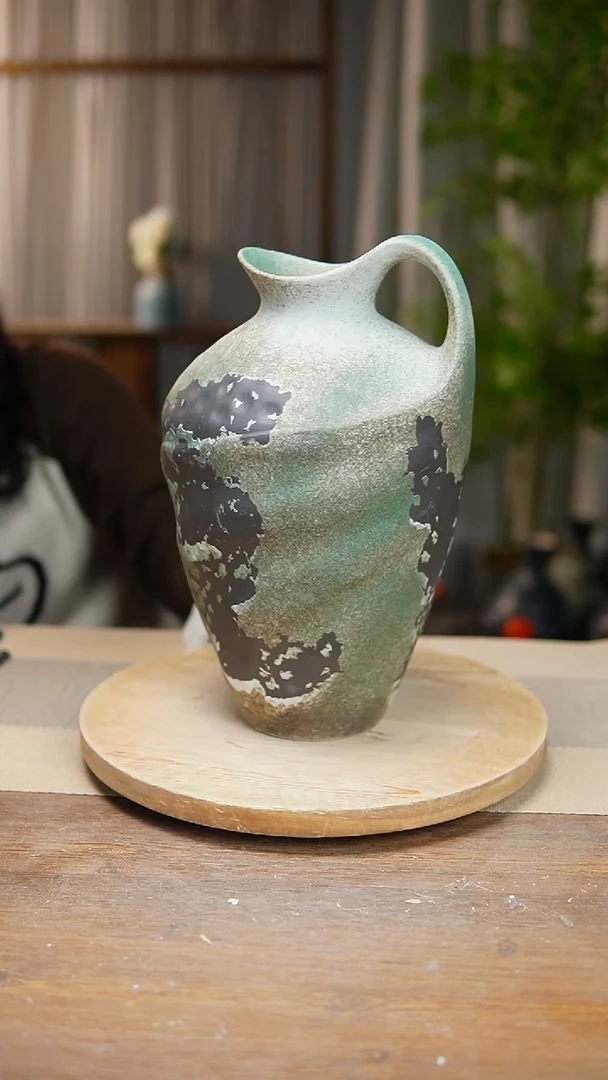 【闪购商品】陶瓷   花器诧寂复古绿奶壶