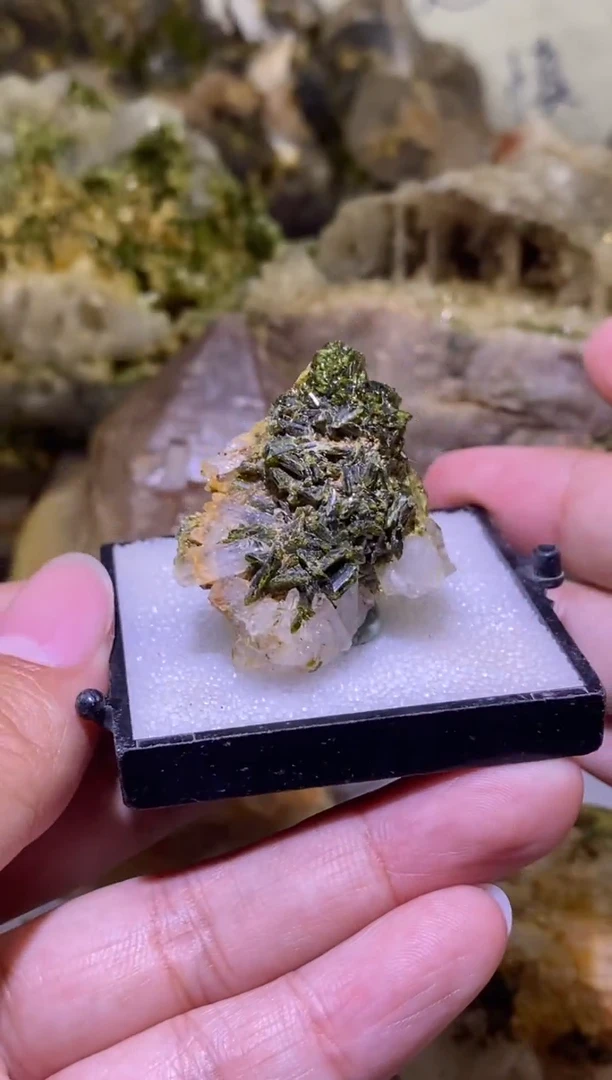 未镶嵌珠宝半成品水晶75号 花园水晶共生绿帘碧溪