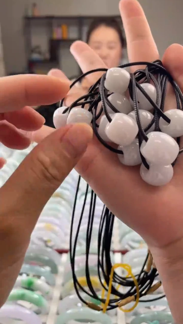 颈饰未镶嵌翡翠多样性发一