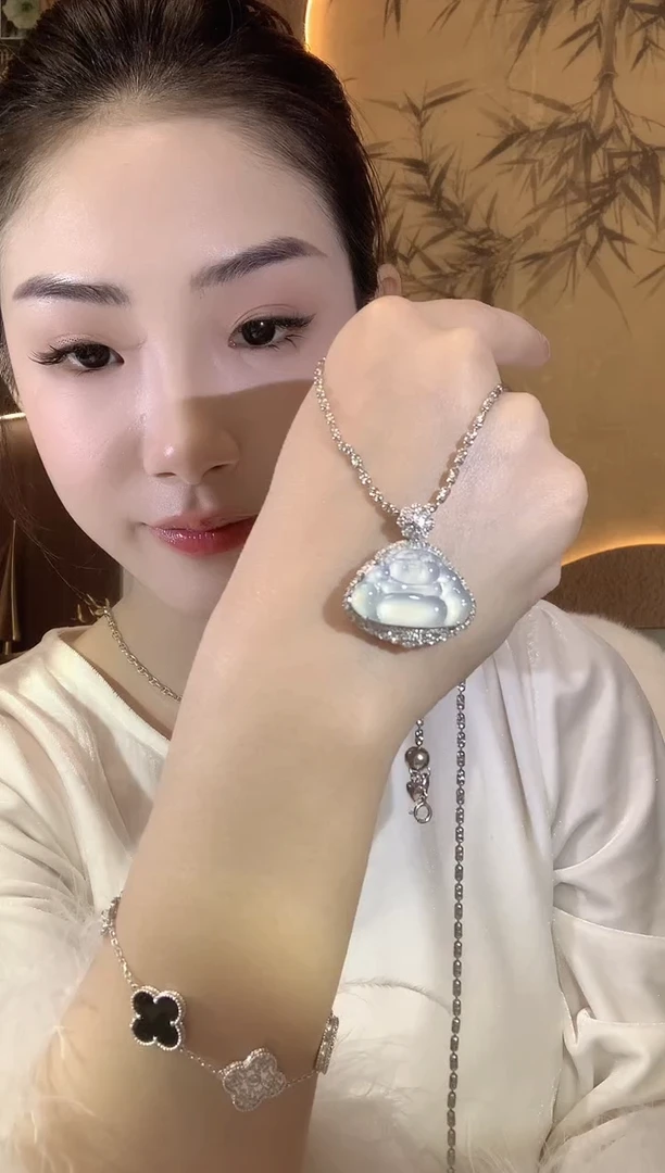 【闪购商品】翡翠吊坠(不含链)18K金镶嵌C41翡翠