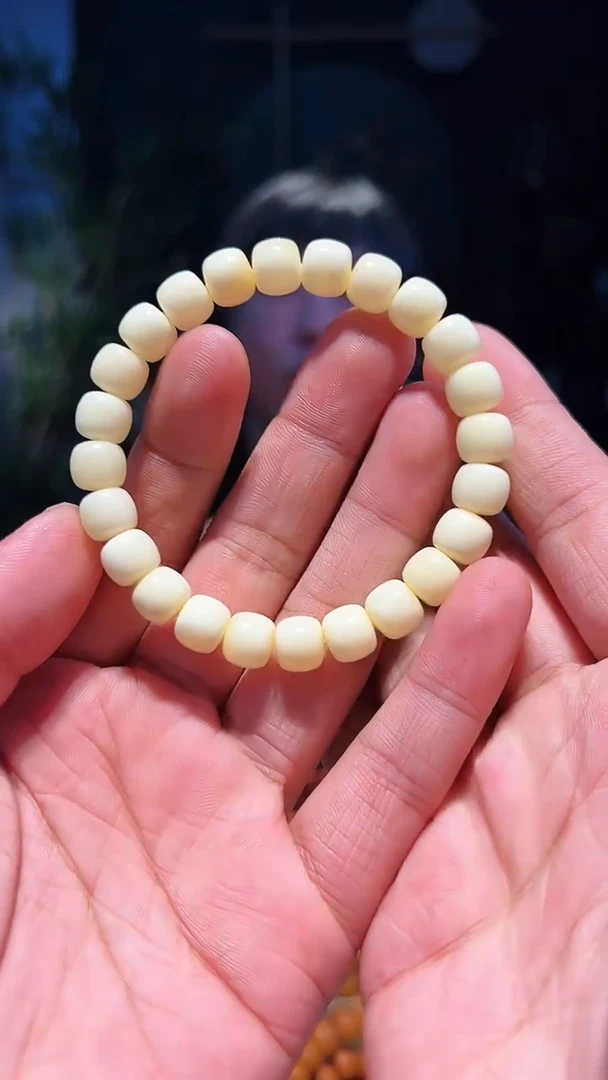 【闪购商品】蜜蜡手串未镶嵌9+瓷白单圈