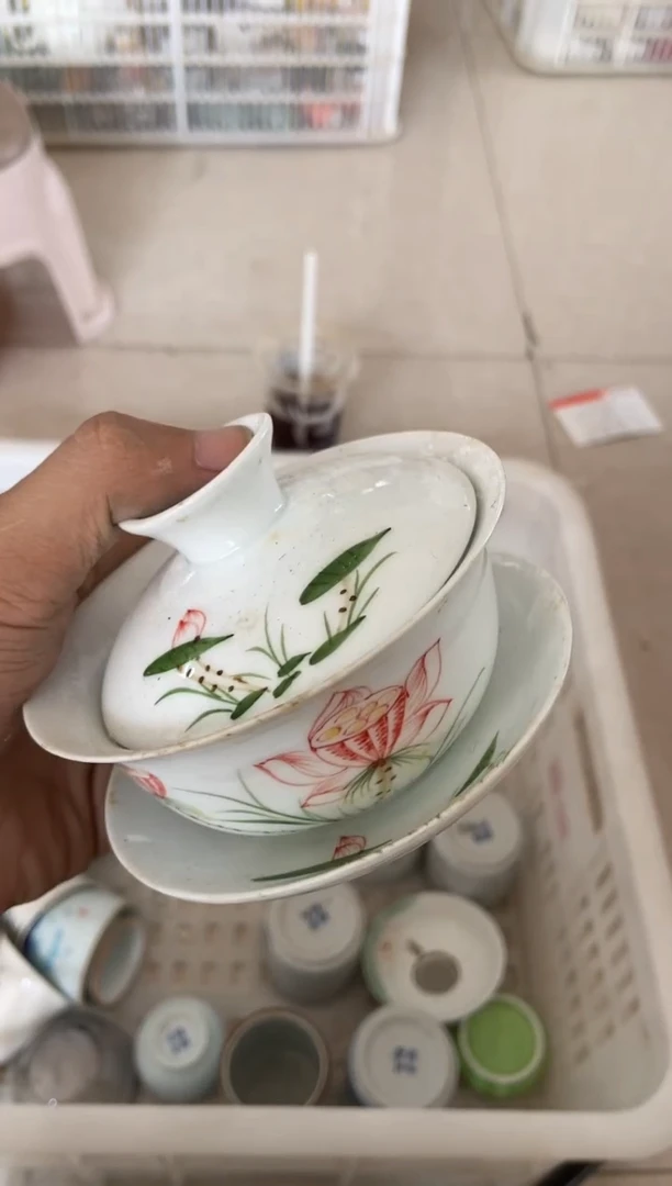 无运费险有瑕疵的摄影的产品有使用过的痕迹有点脏介意勿拍