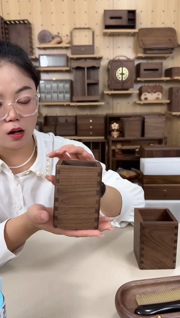 木北美黑胡桃榫卯笔筒