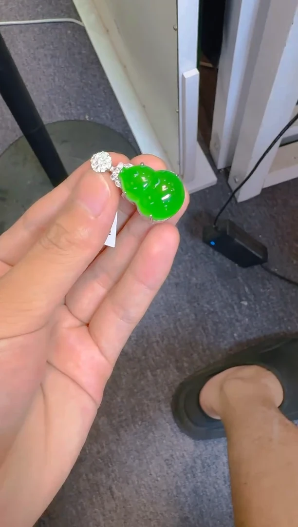 吊坠(赠链)银S925镶嵌翡翠天然A货翡翠