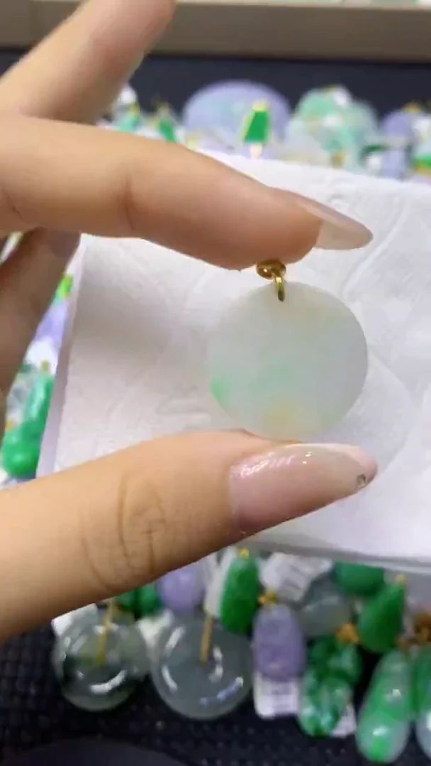 颈饰未镶嵌翡翠天然缅甸翡翠A货