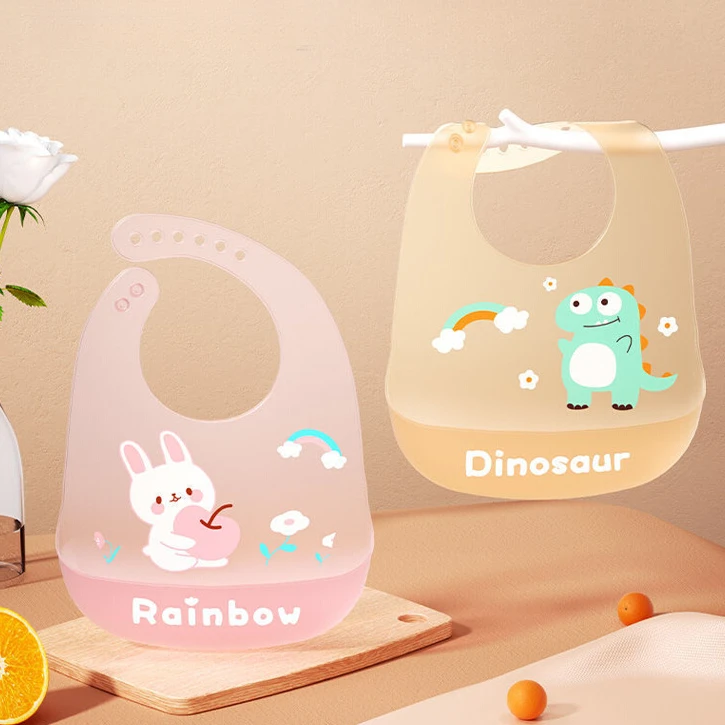 宝宝吃饭围兜硅胶超薄软防水儿童围嘴辅食饭兜婴儿口水兜防脏神器