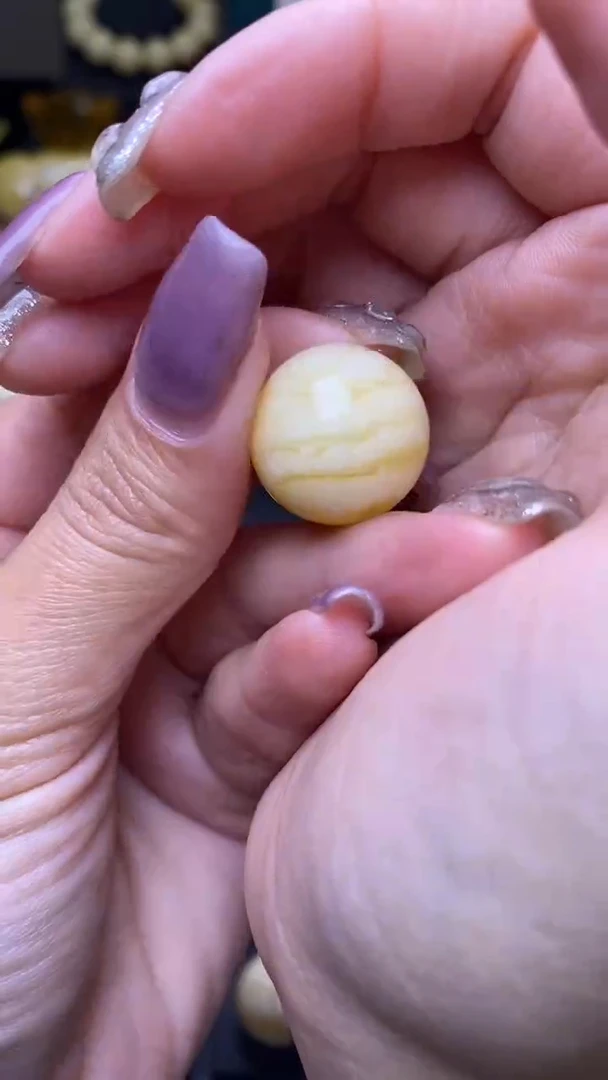 【闪购商品】琥珀裸石未镶嵌葵. 83