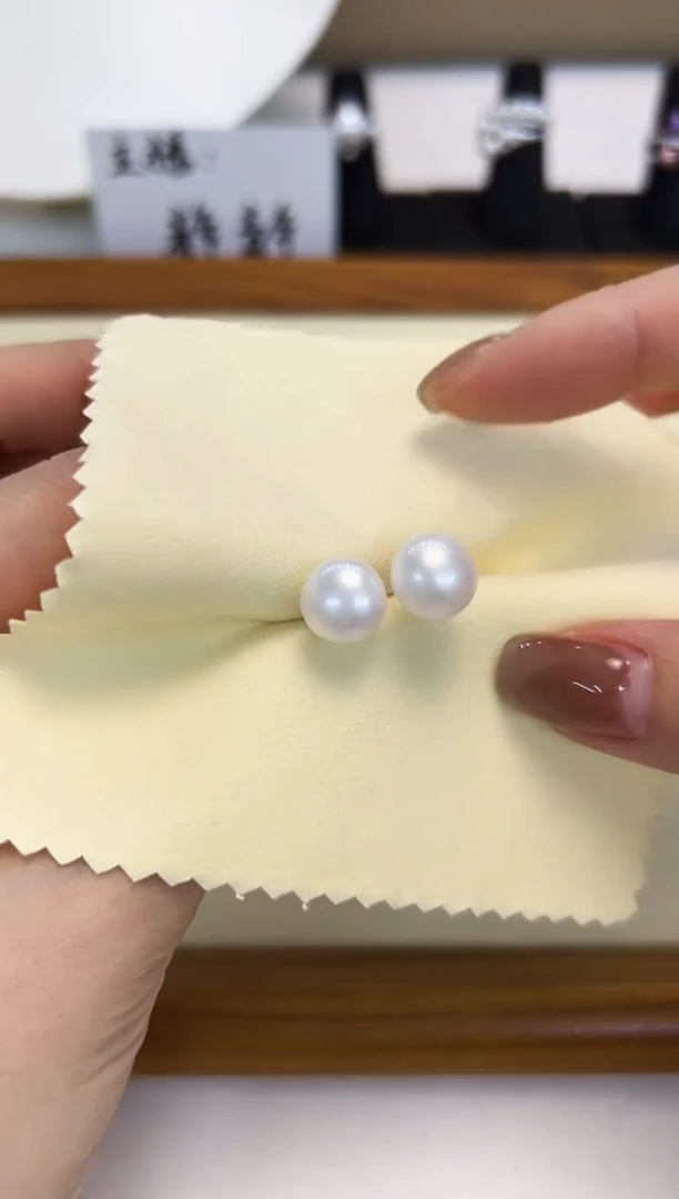 银S925镶嵌耳饰淡水珍珠9.5-10.5MM无核