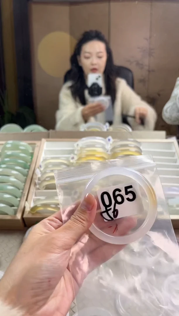 手镯玛瑙/玉髓未镶嵌065