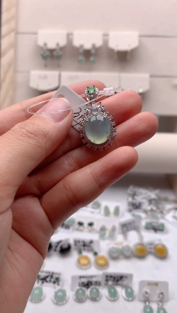 【闪购商品】翡翠吊坠(不含链)银S925镶嵌3号