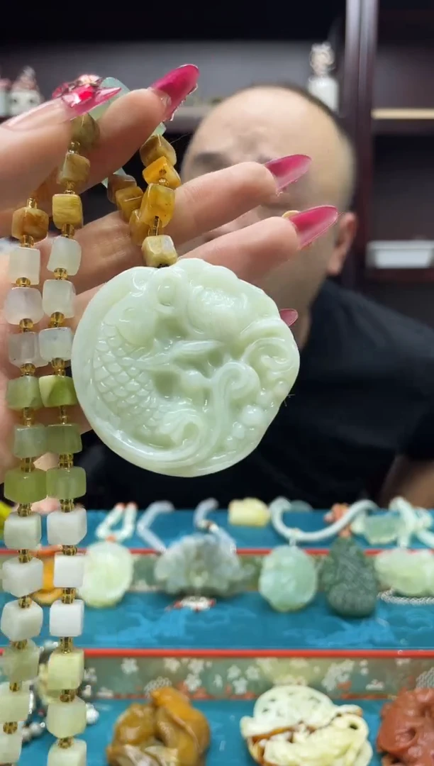 未镶嵌岫玉吊坠·