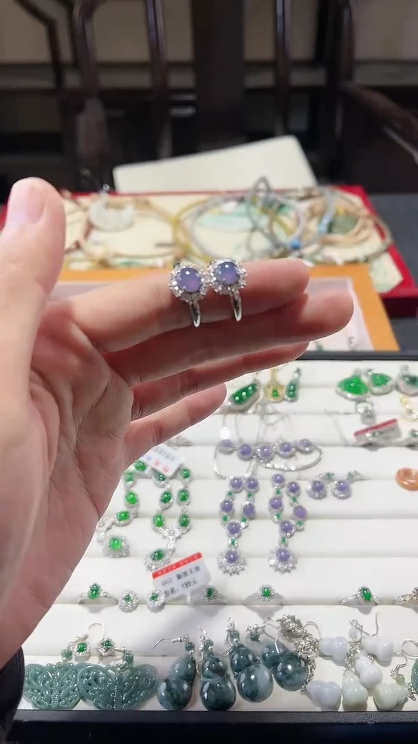 颈饰未镶嵌翡翠紫蛋面翡翠戒指