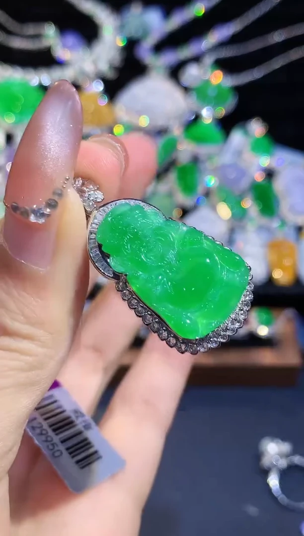 吊坠(不含链)18K金镶嵌翡翠多样性发其一