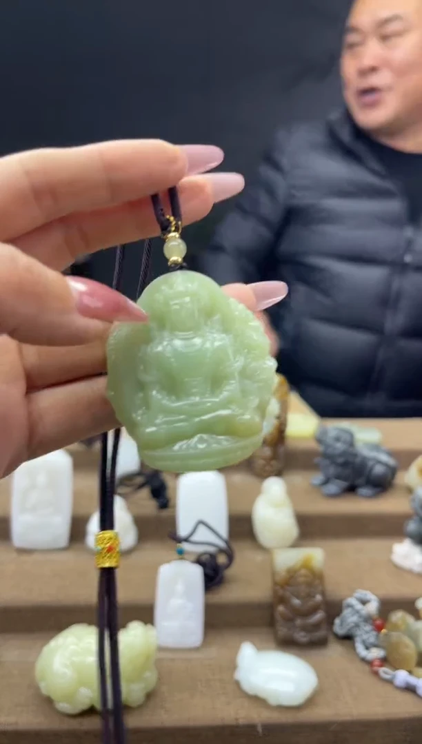 颈饰未镶嵌和田玉1