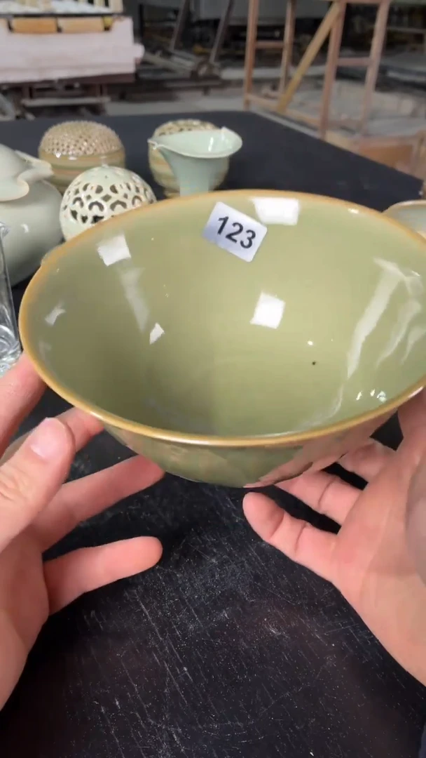 耀州窑仰山莲瓣大碗微瑕