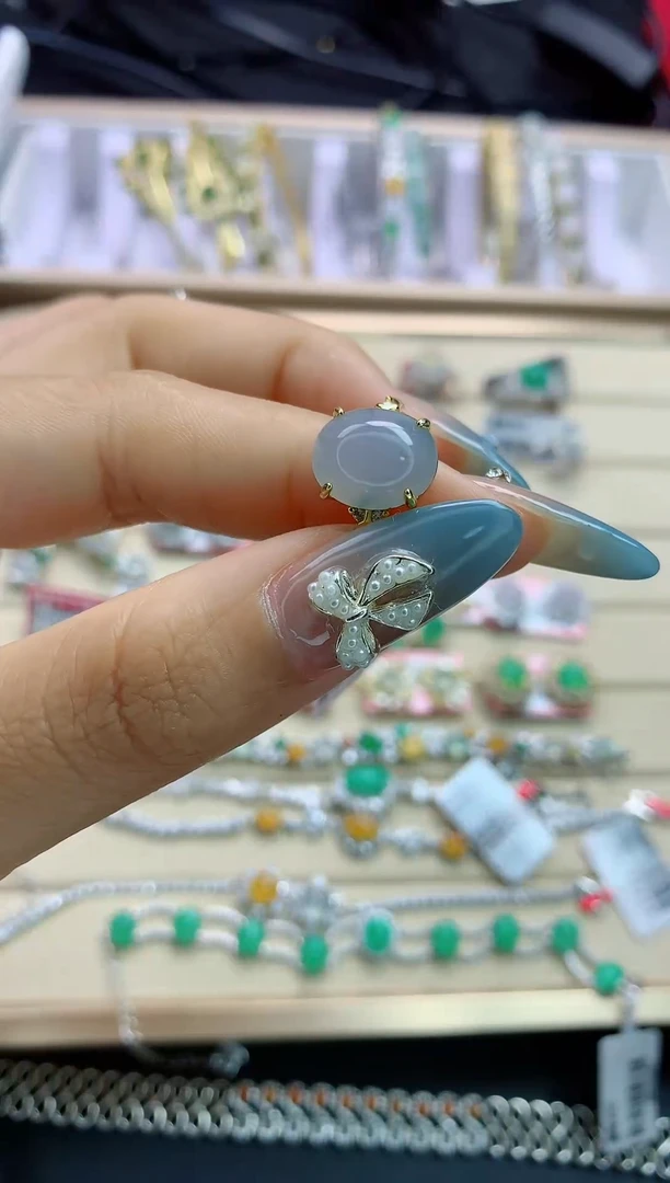 翡翠银S925镶嵌颈饰翡翠 银S925镶嵌 111