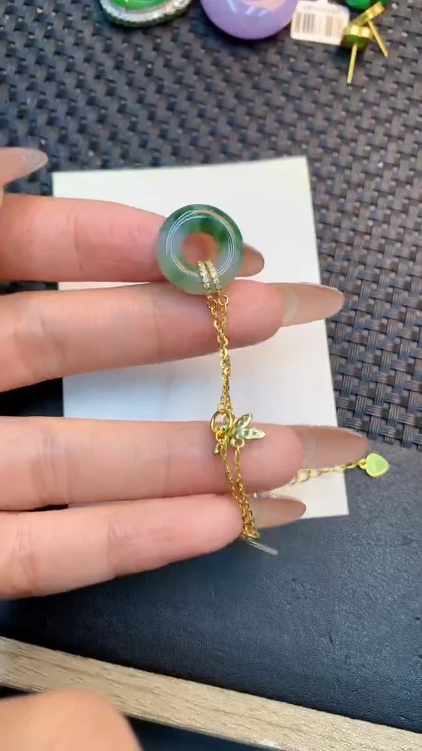 颈饰未镶嵌翡翠1