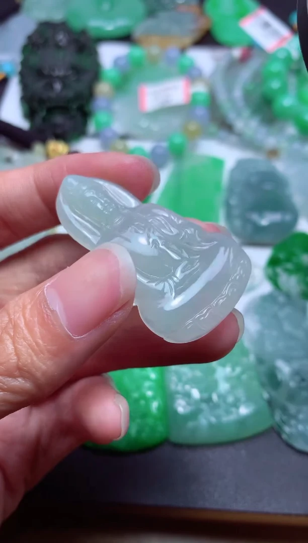 【闪购商品】翡翠颈饰未镶嵌天然翡翠