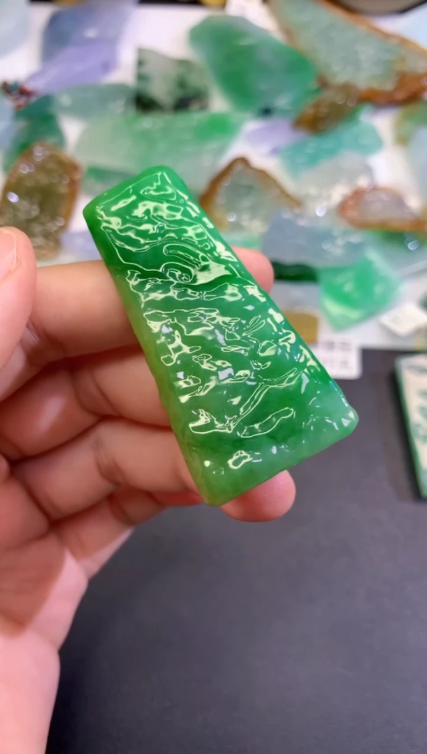 翡翠未镶嵌吊坠(不含链)48