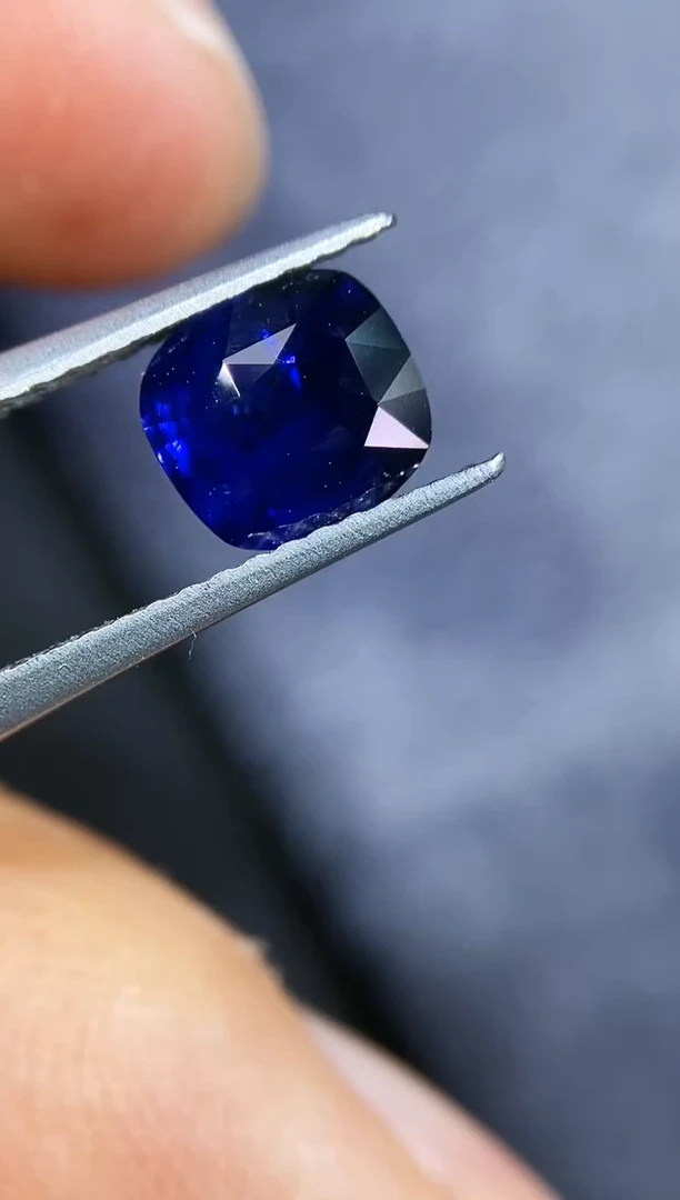 【闪购商品】定制蓝宝石定制未镶嵌1.52克拉皇家蓝吉尔德