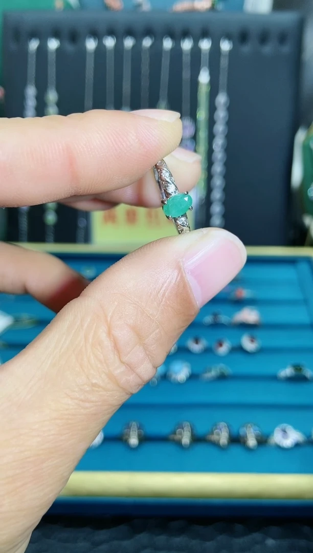 【闪购商品】祖母绿戒指银S925镶嵌11211