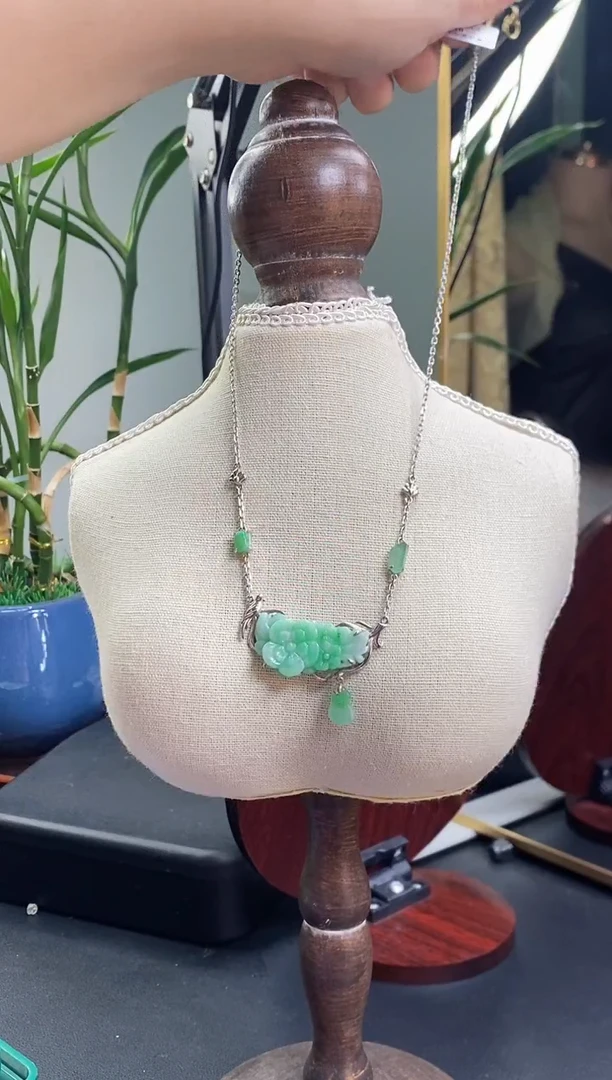 颈饰银S925镶嵌翡翠15334