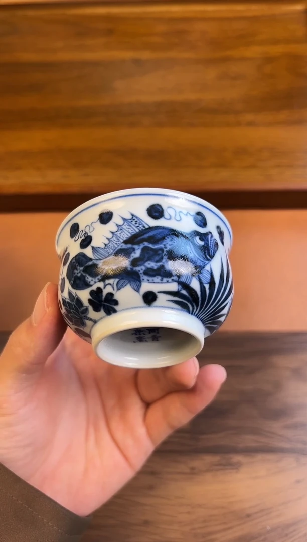 问青坊纯手工手绘青花鱼藻柴窑炉式杯