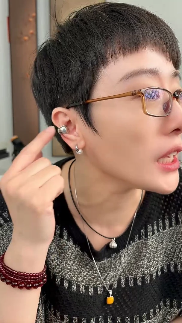 无925银小香风豆粒耳骨夹13