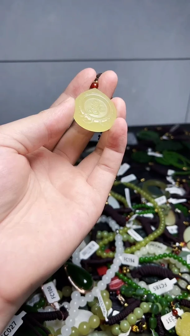 颈饰未镶嵌和田玉1