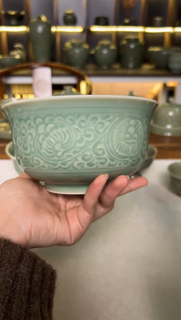 陶瓷耀州窑青釉6寸缠枝团菊碗一只