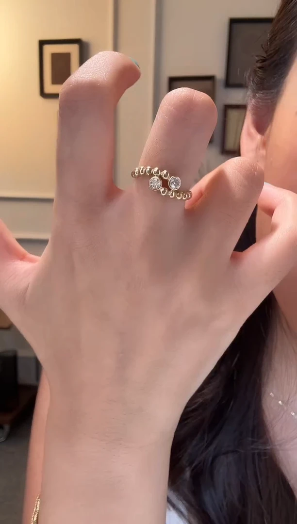 18K金镶嵌实验室培育钻石双子星K黄戒指共30分