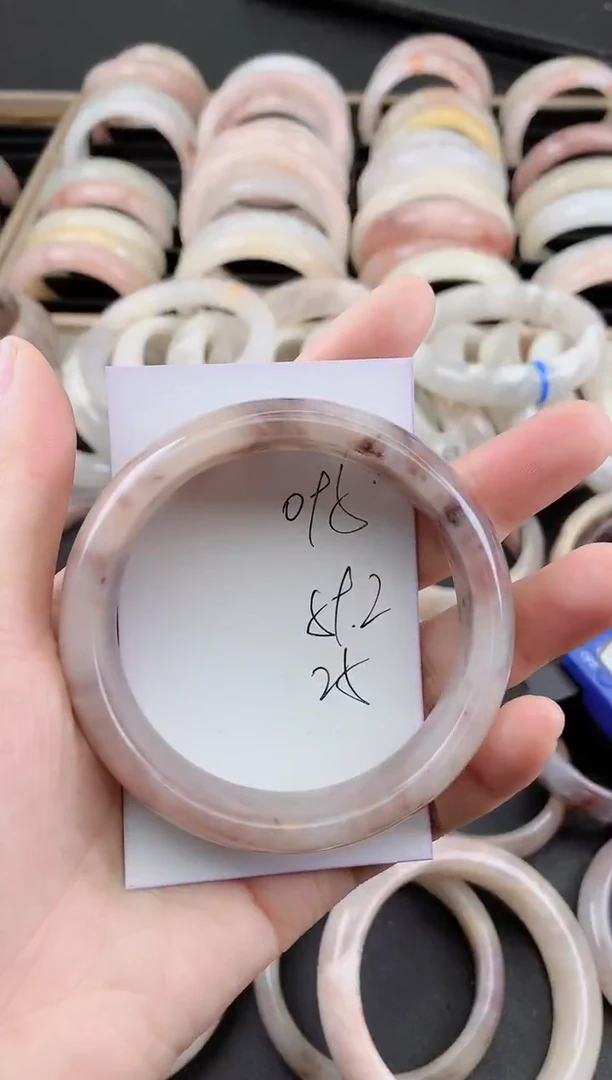 未镶嵌手镯石英质玉（金丝玉）095