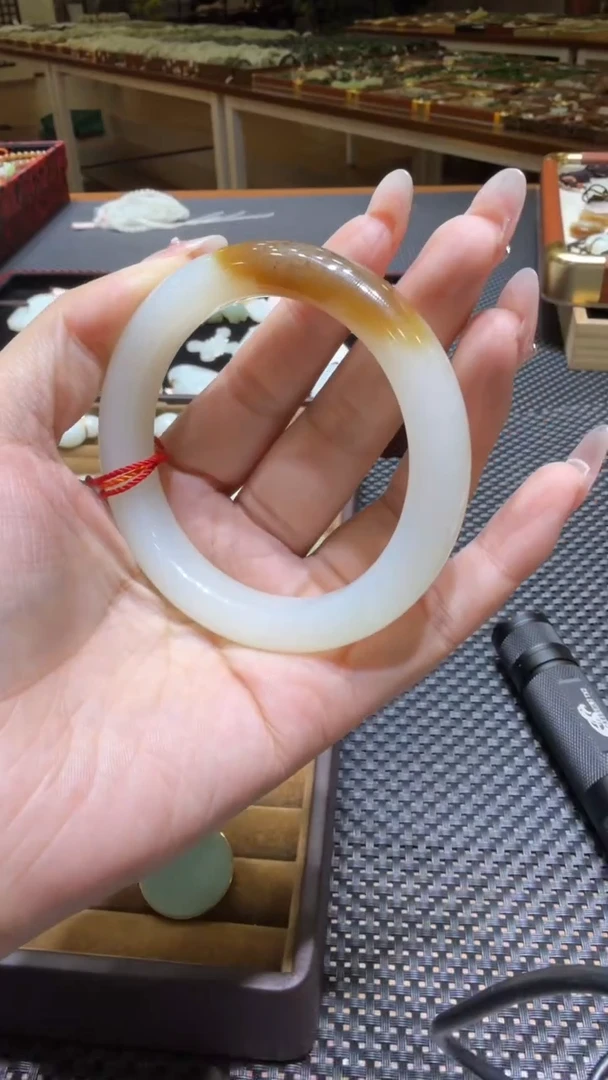 颈饰未镶嵌和田玉手镯58