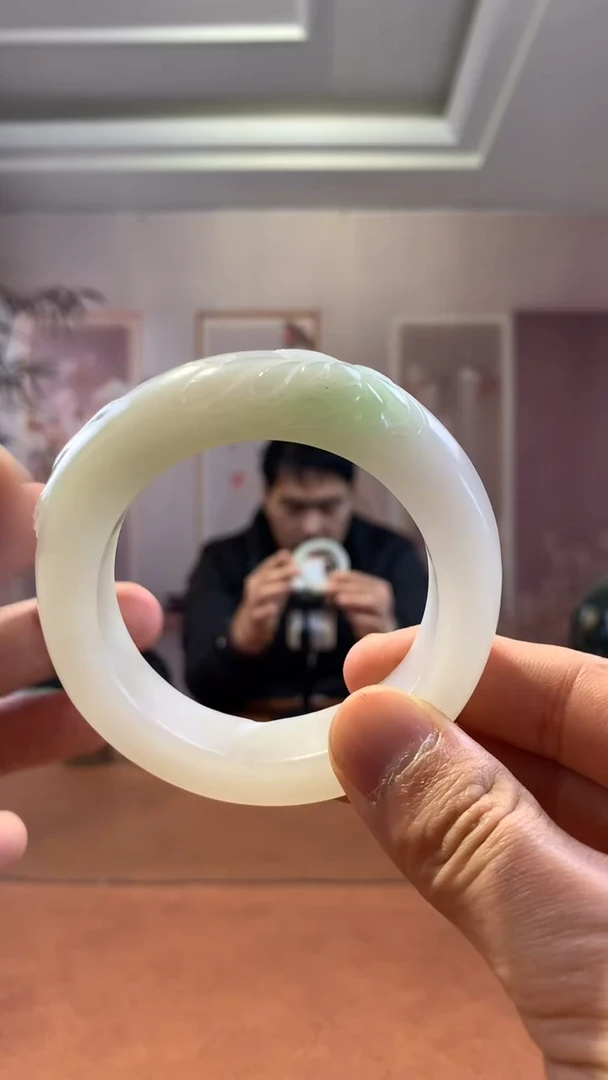 【闪购商品】和田玉手镯未镶嵌翠青手镯57圈