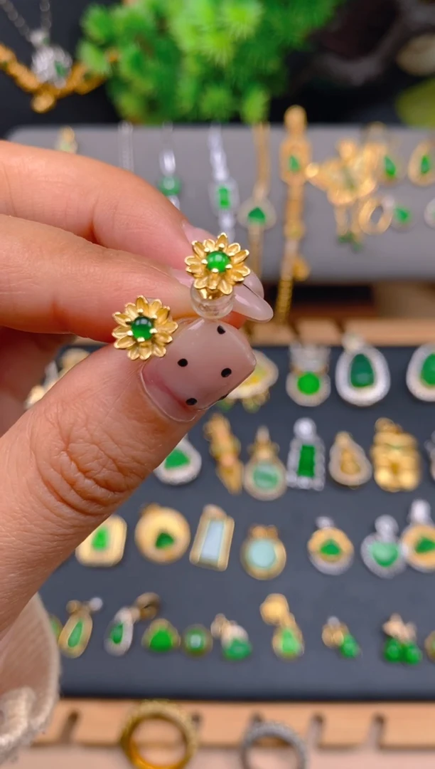 银S925镶嵌翡翠耳饰花耳钉