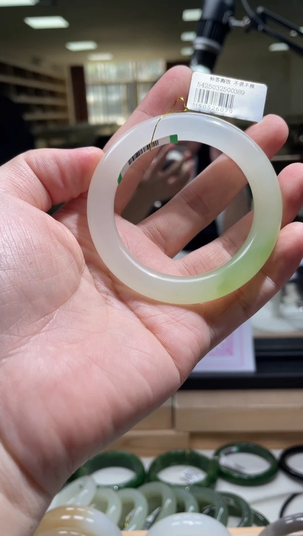 未镶嵌手镯和田玉52-54圈口 6079