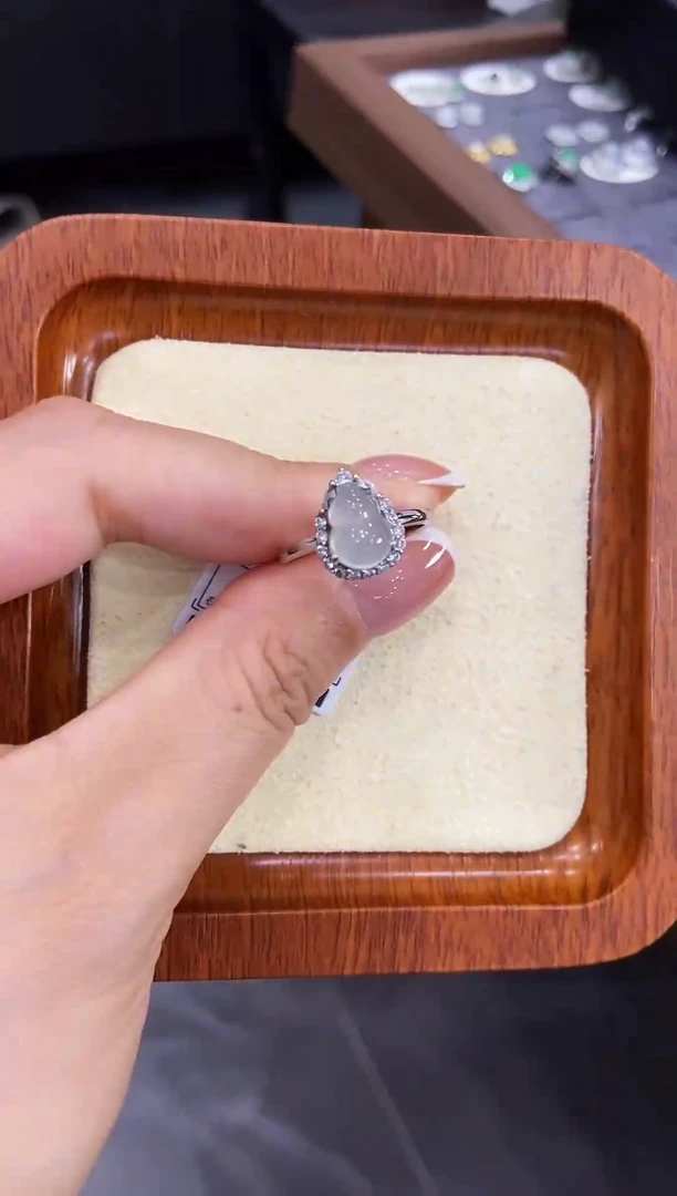 翡翠挂件银S925镶嵌戒指