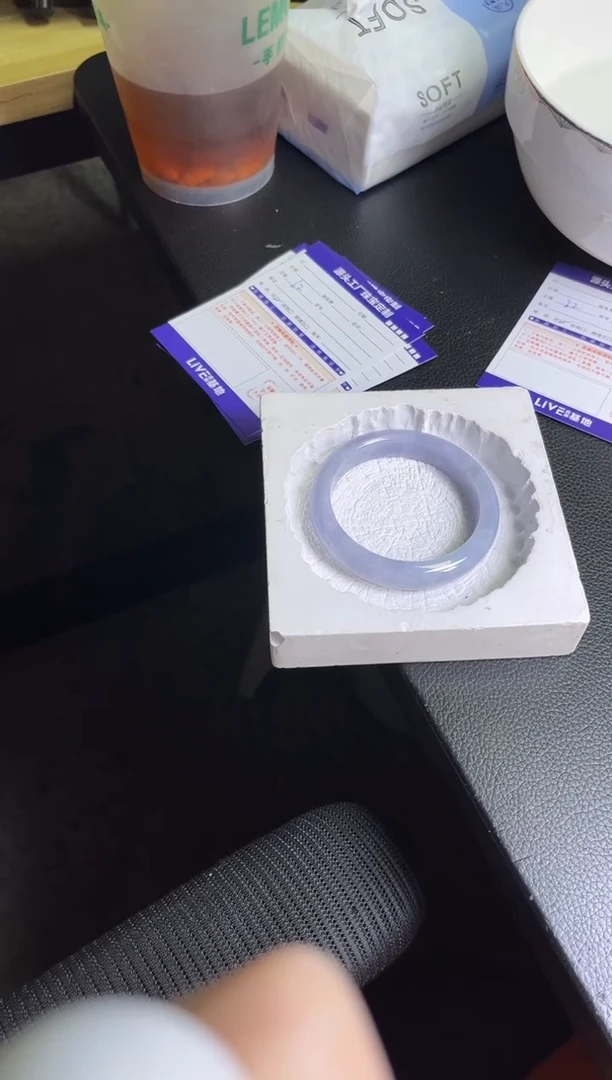 未镶嵌手镯定制翡翠b***w手镯