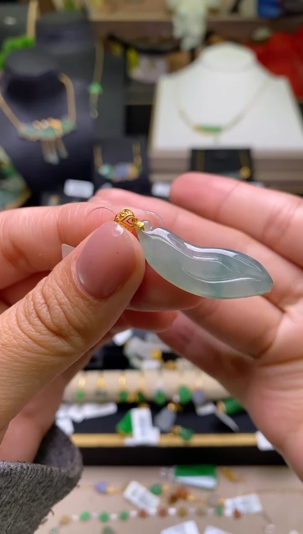 【闪购商品】翡翠颈饰18K金镶嵌净货17958