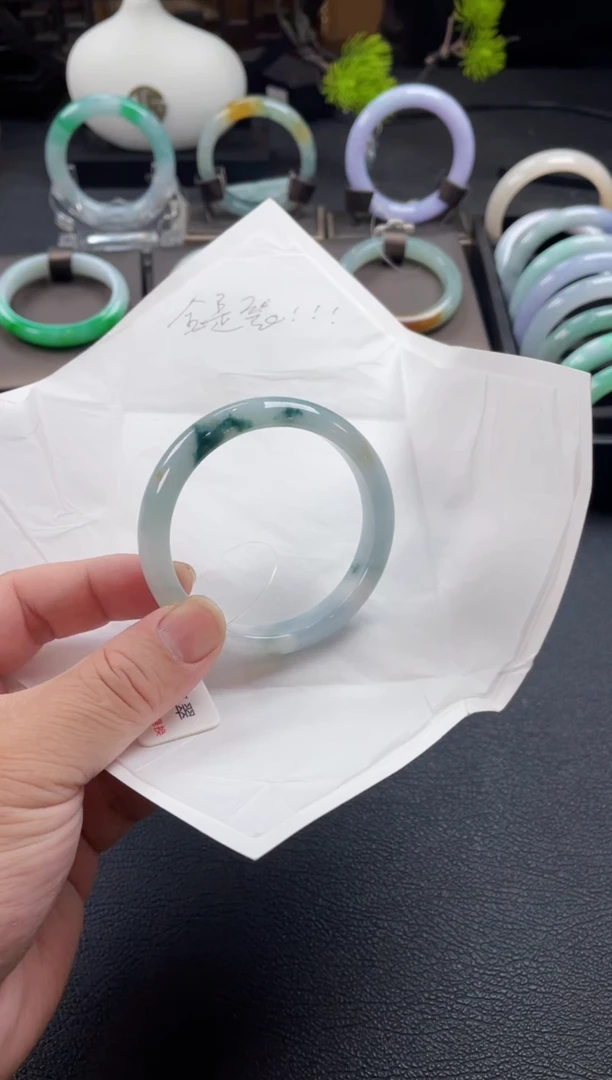 【闪购商品】翡翠手镯未镶嵌有瑕疵 纹裂
