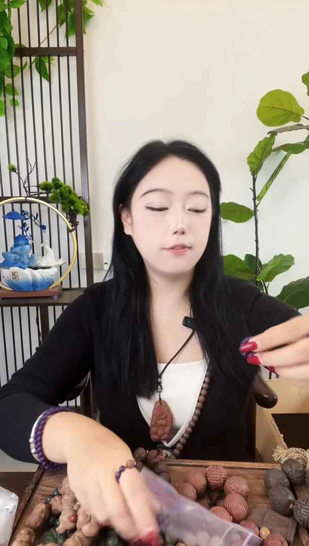 泥塑九紫东方指环一个