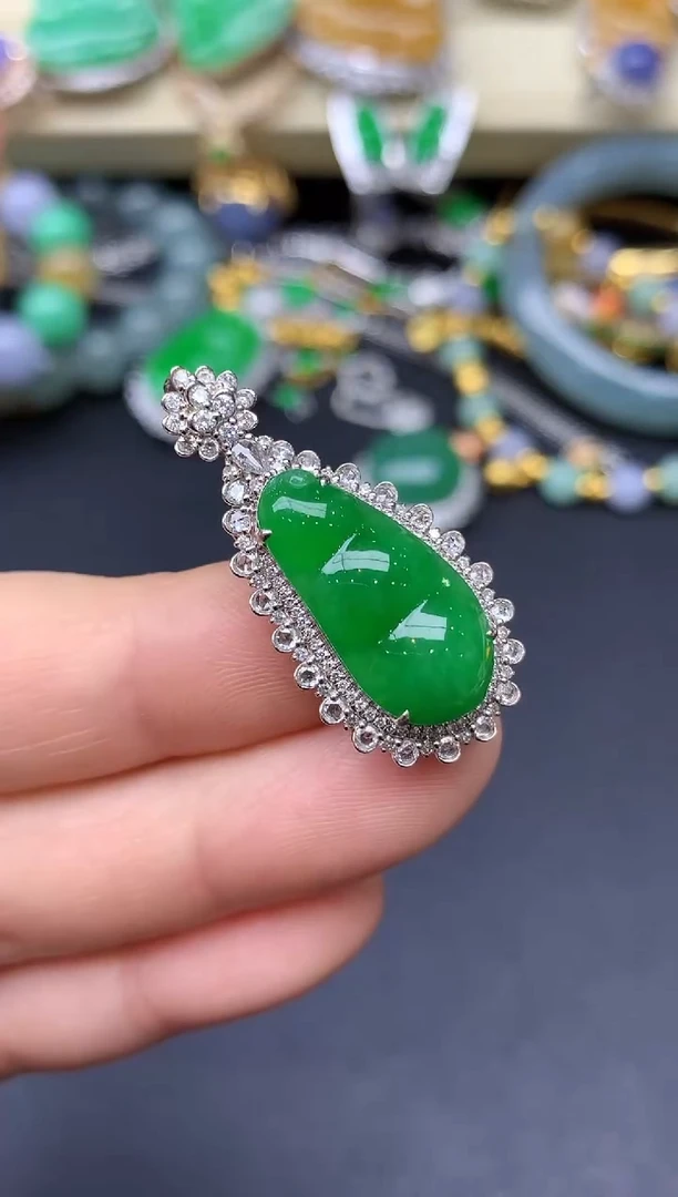 颈饰18K金镶嵌翡翠288-雪姐翡翠天天见