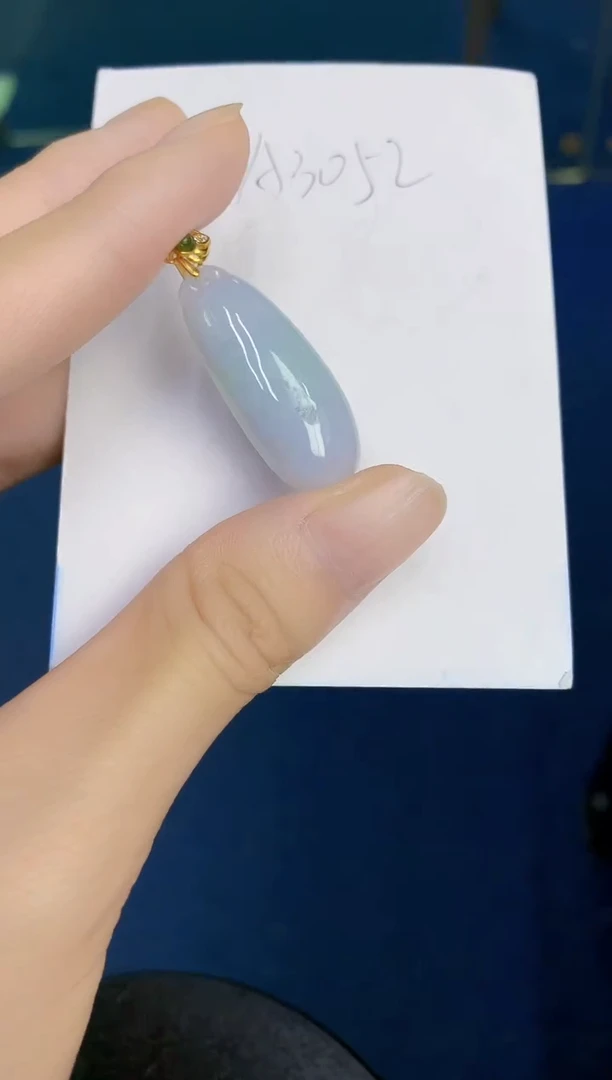翡翠未镶嵌颈饰000000000
