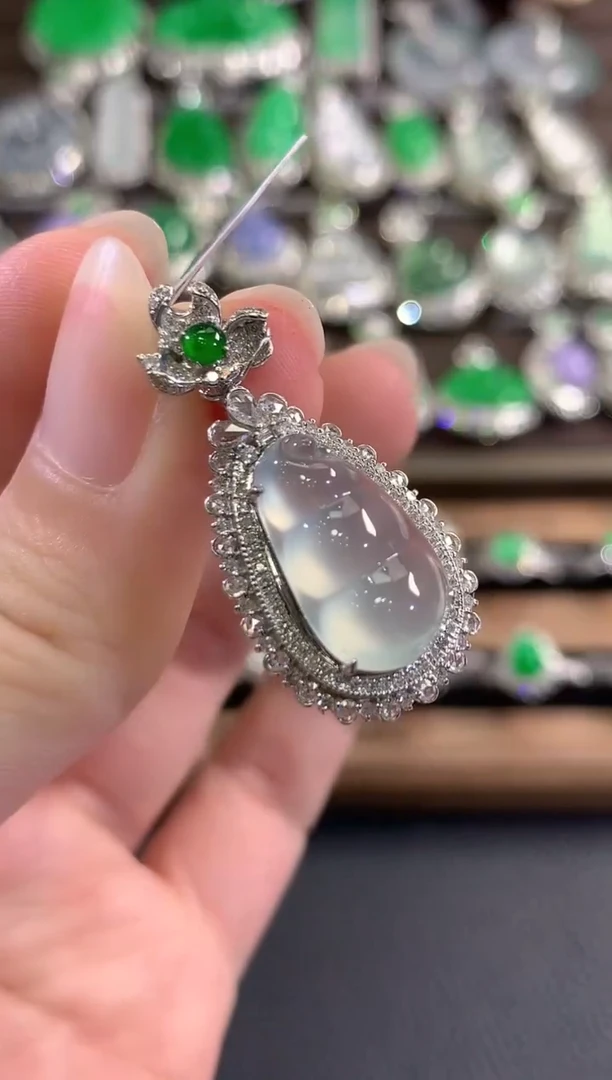 吊坠(不含链)18K金镶嵌翡翠c73