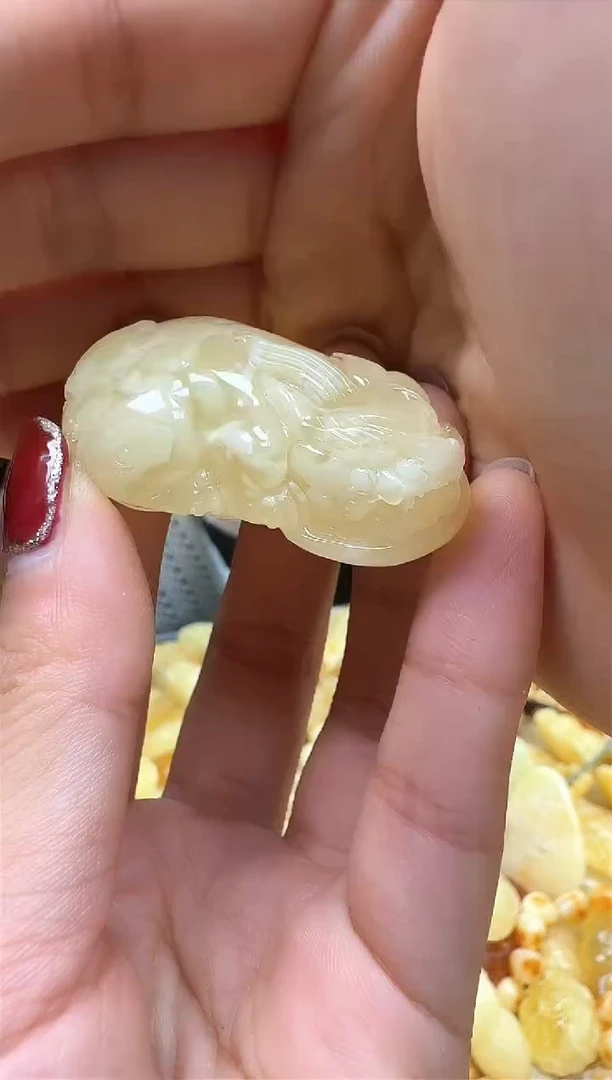 【闪购商品】琥珀裸石未镶嵌挂坠