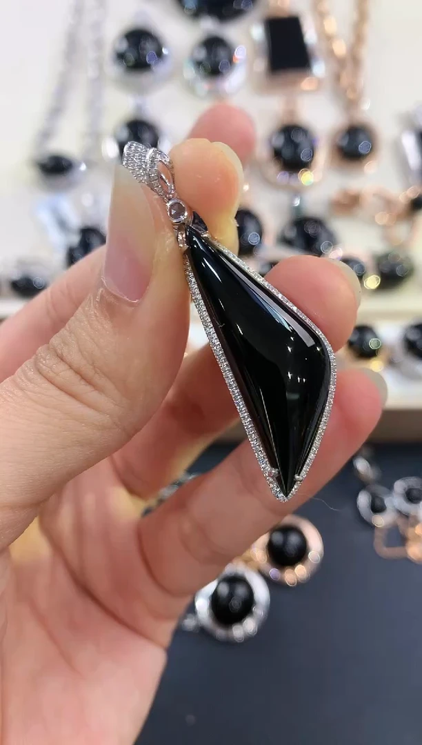 翡翠18K金镶嵌吊坠(不含链)V87