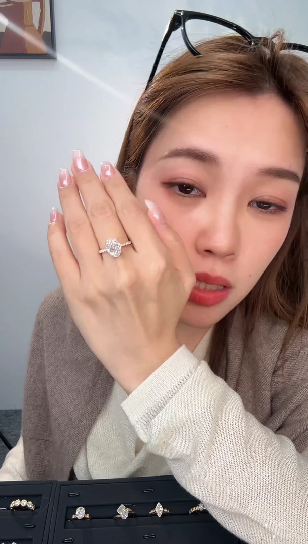 18K金镶嵌实验室培育钻石18k黄椭圆戒指3ct