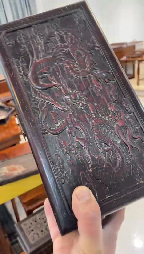 【闪购商品】木紫檀雕龙侧翻盒